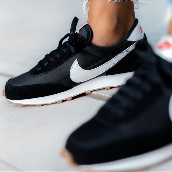 NIKE Daybreak Sneakers Shoes NEW Black White - Picture 8 of 8